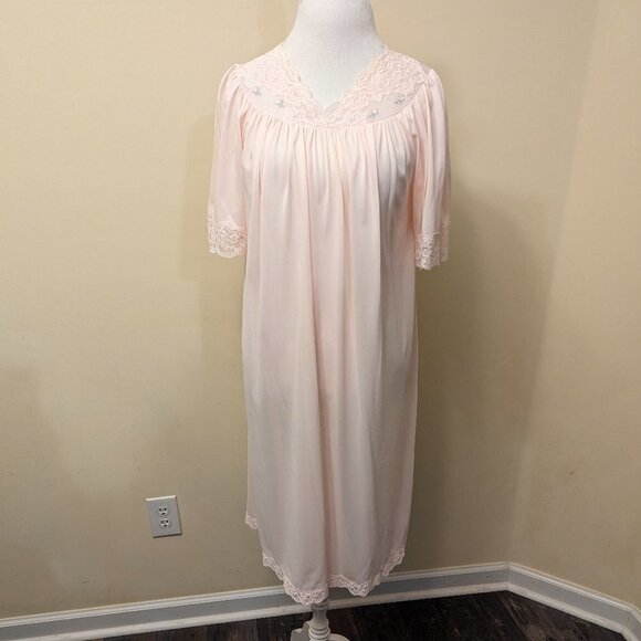 VINTAGE Shadow Line nightgown, pale pink, nylon, rose details, size Medium - Picture 1 of 11